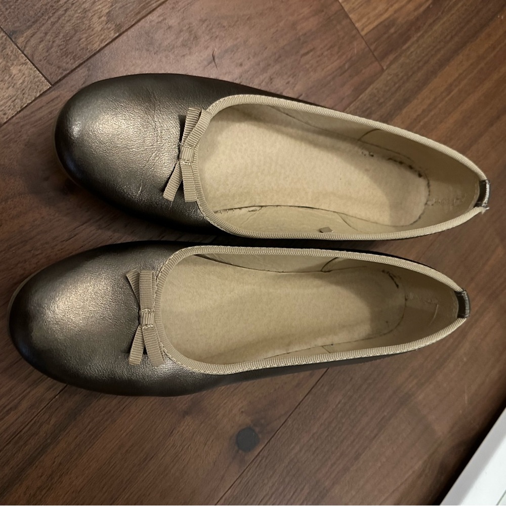 Shoes - Picture 3 of 5